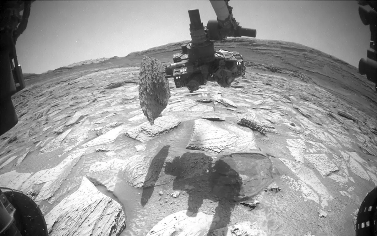 This Mars Rock Refused To Let Go of NASA’s Curiosity Rover