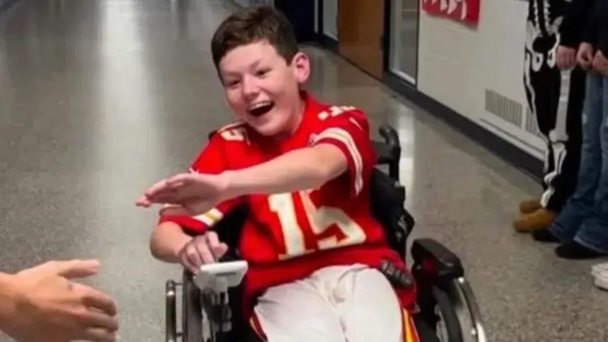 Veteran's Mission Raises $13K for Teen's Service Dog in Three Weeks