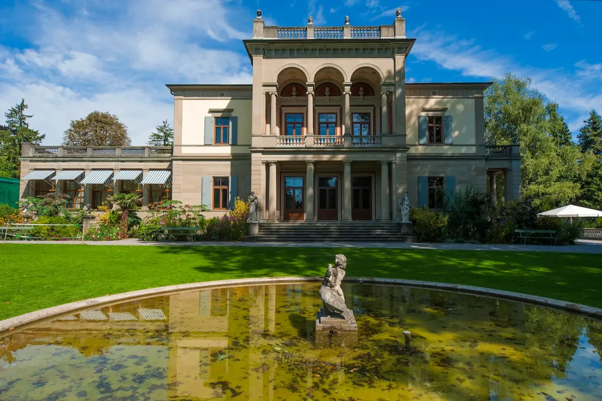 Zurich museum gives 11 historic Benin Bronzes back to Nigeria