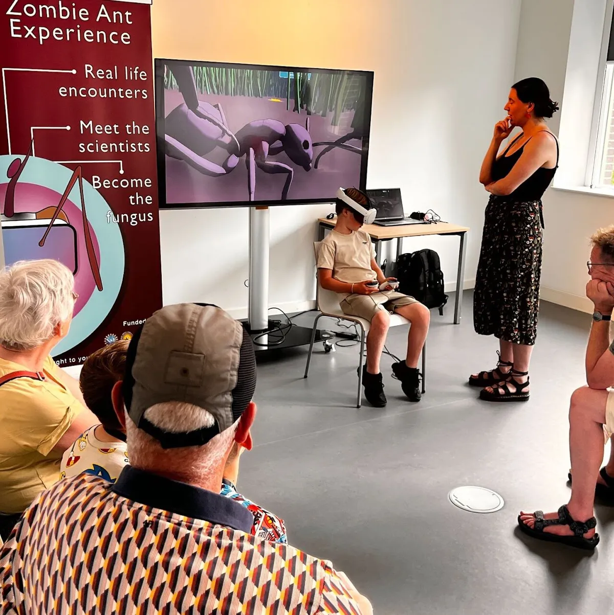 Virtual reality game about zombie ants increases players' understanding of evolution