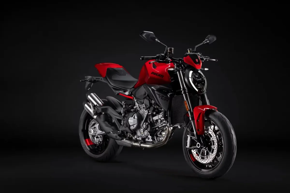 The new Monster will come powered by the new 890 V2, which cranks out about 111 hp and a peak torque of 67 lb-ft (91 Nm)