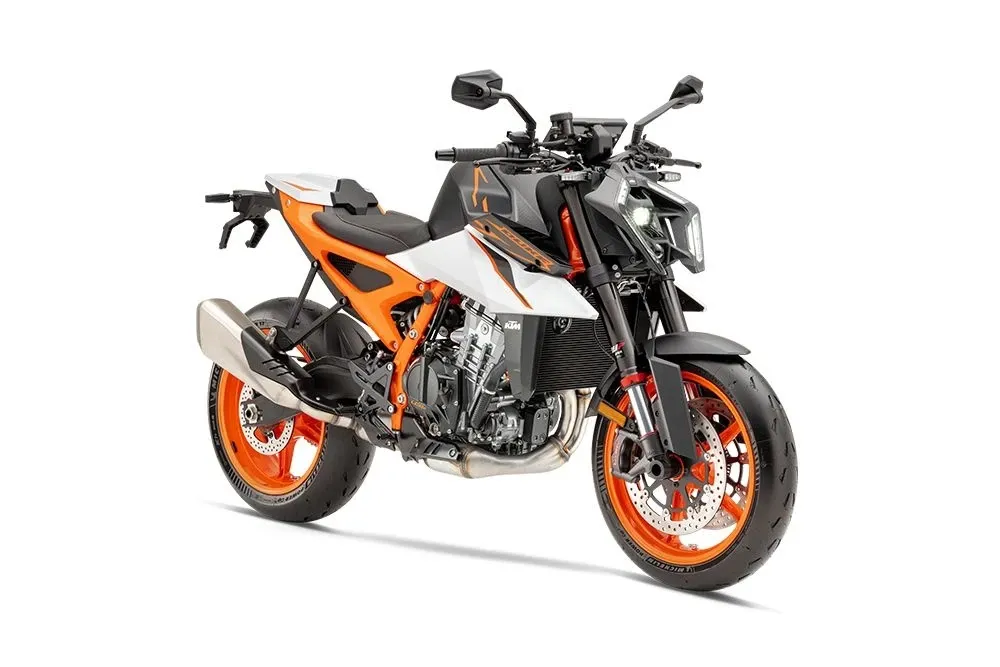 Visually, the upcoming Duke resembles its bigger siblings – the 990 and 1390 Super Duke